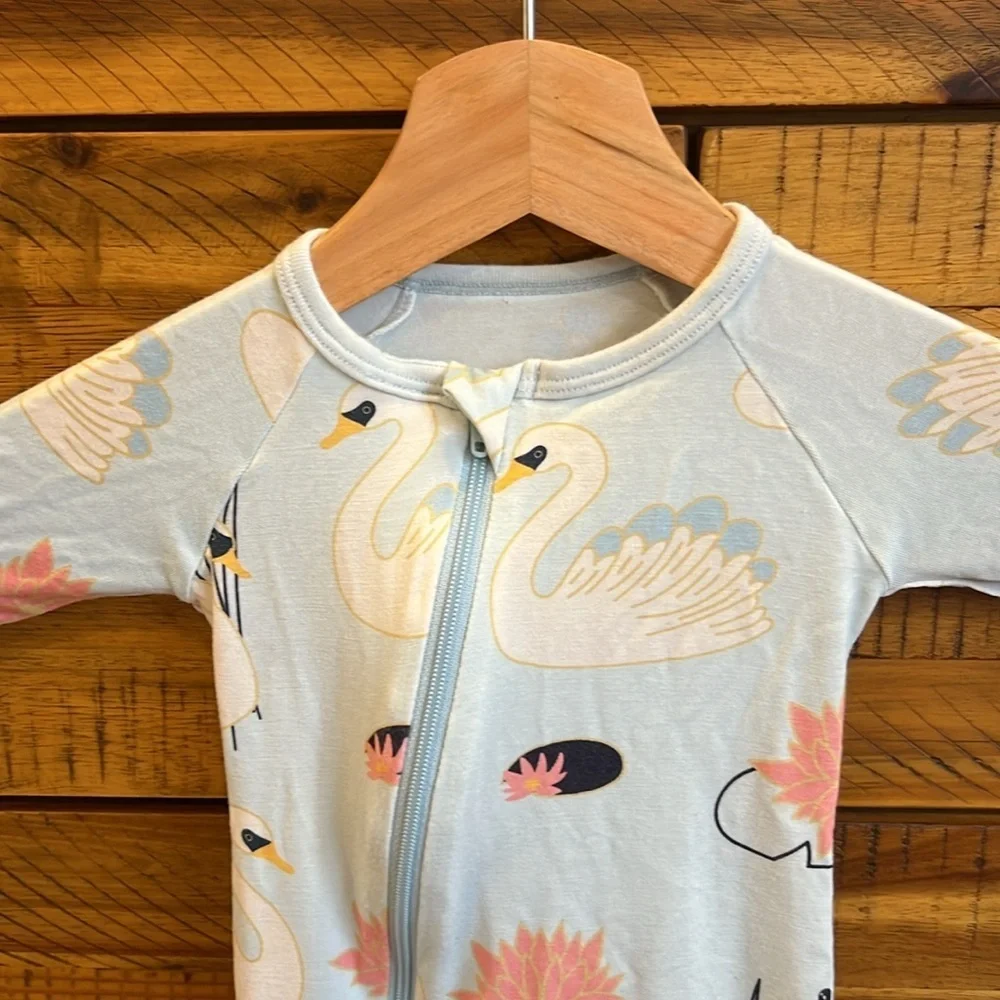 Bestaroo Baby Newborn Swan Song Footie